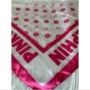 Pink Dolphin Pink&White Scarf
Great condition